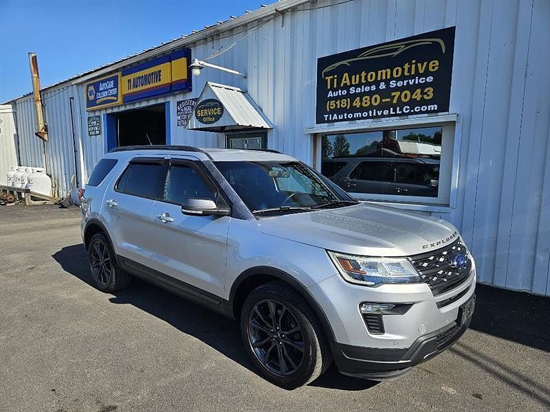 2018 FORD Explorer
