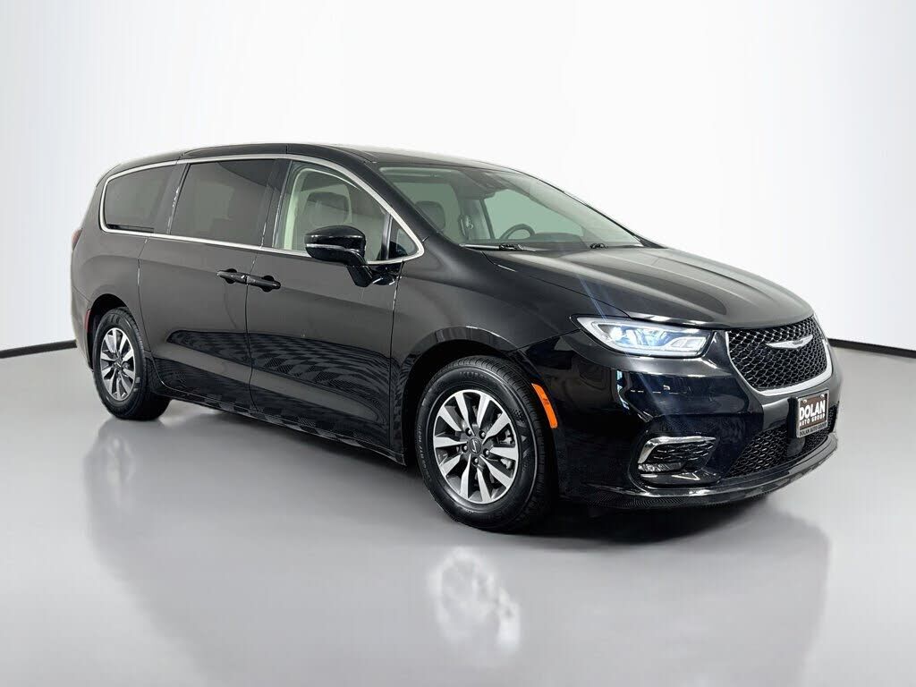 2024 CHRYSLER Pacifica