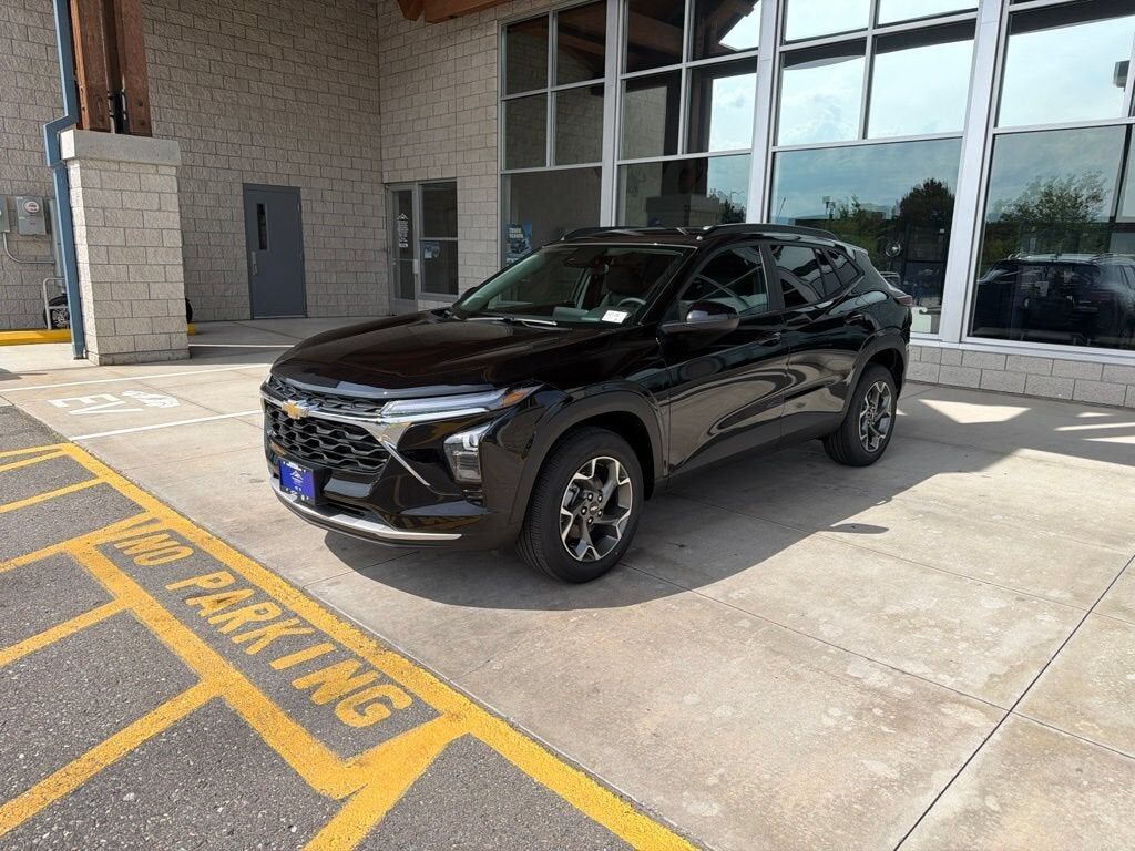 2026 CHEVROLET Trax