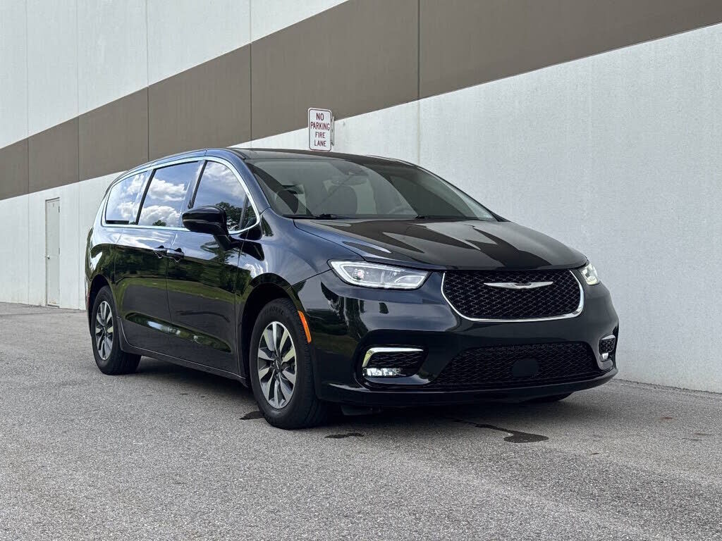 2022 CHRYSLER Pacifica