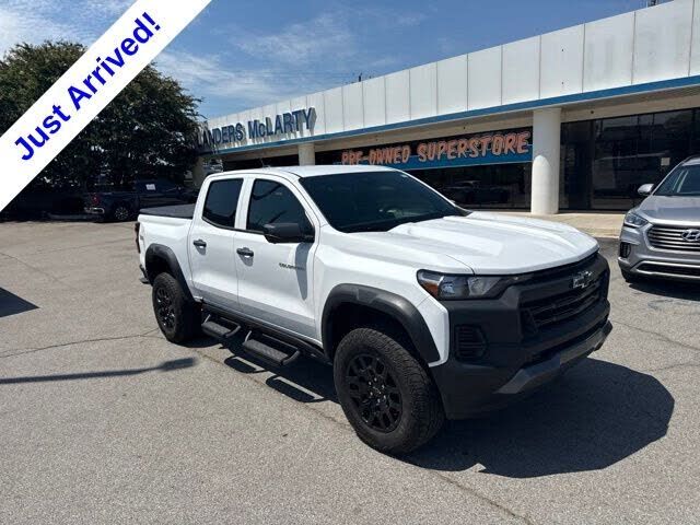 2025 CHEVROLET Colorado