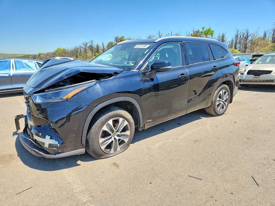 2022 TOYOTA Highlander