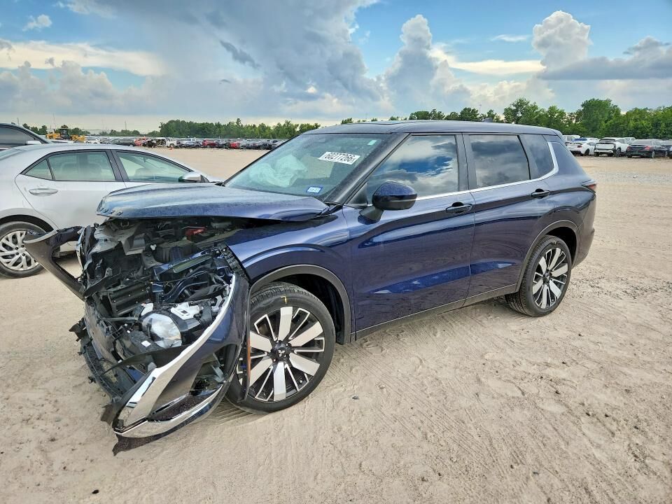 2025 MITSUBISHI Outlander