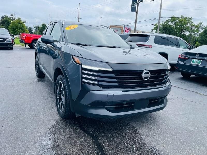 2025 NISSAN Kicks