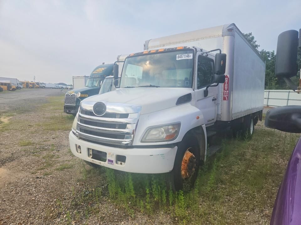 2013 HINO Incomplete Vehicle