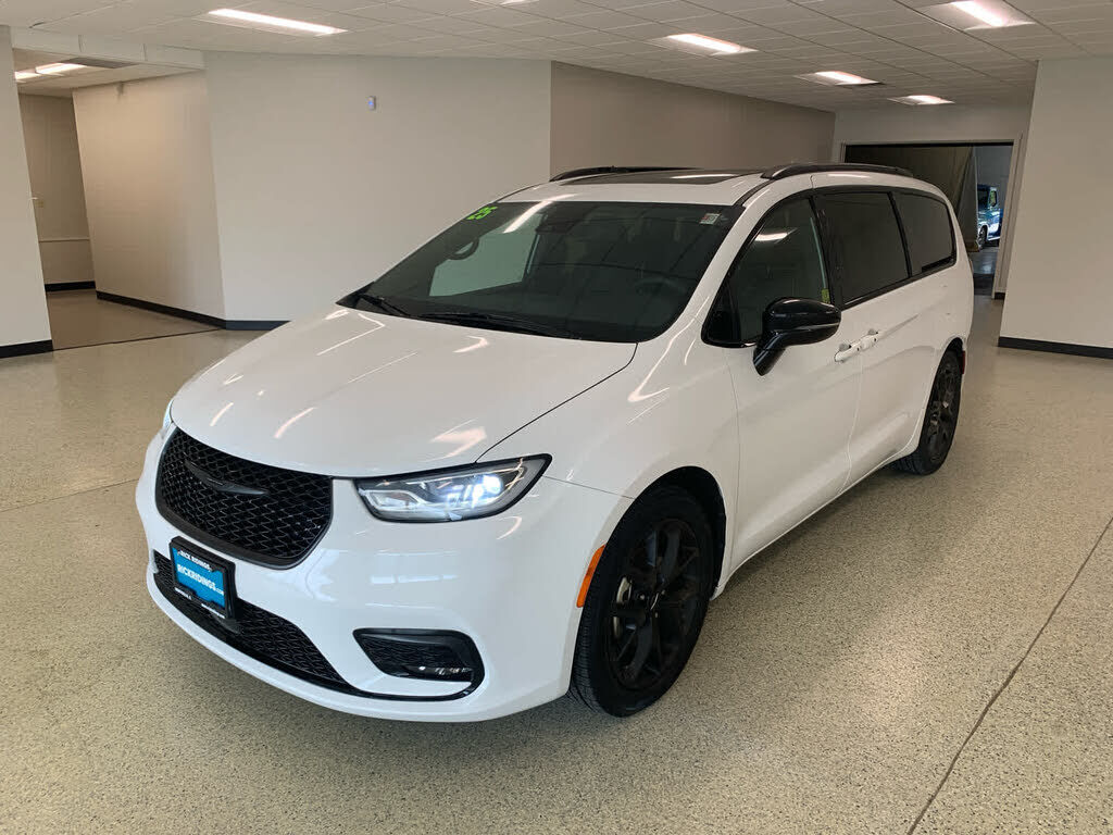 2025 CHRYSLER Pacifica