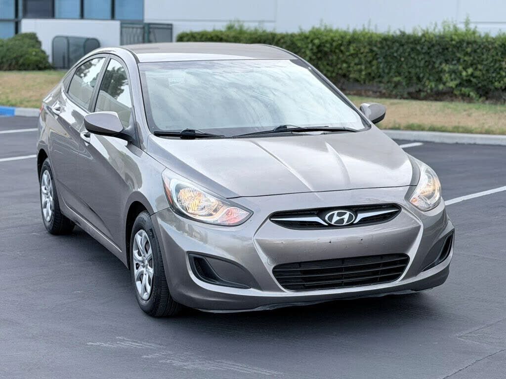 2014 HYUNDAI Accent