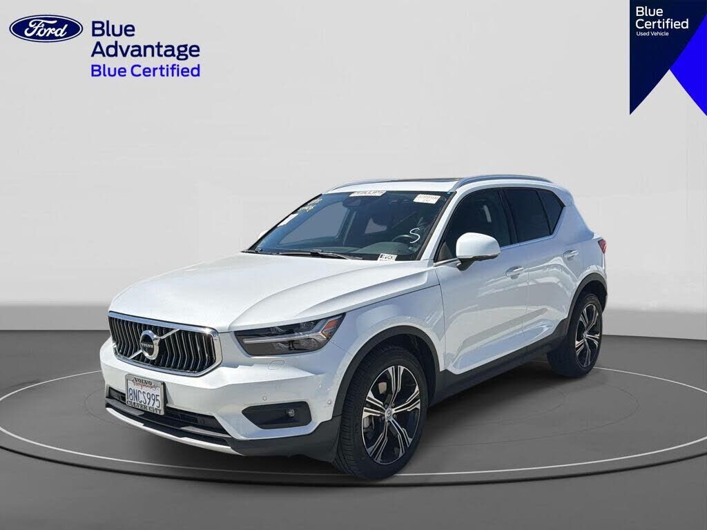 2020 VOLVO XC40
