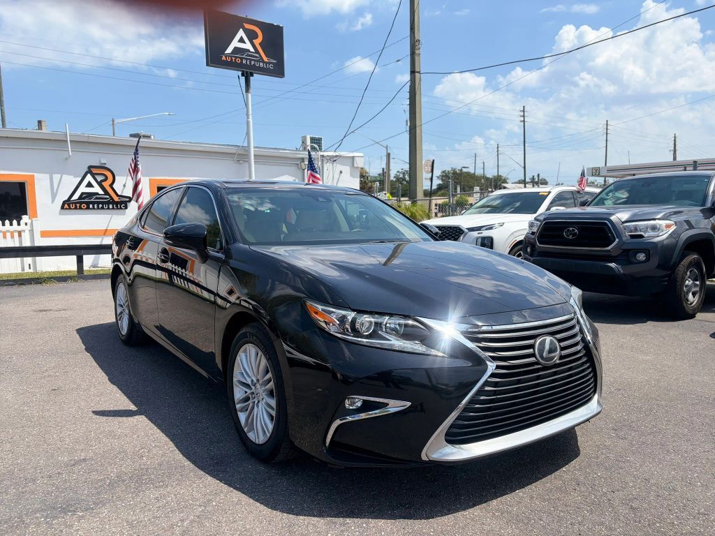 2017 LEXUS ES