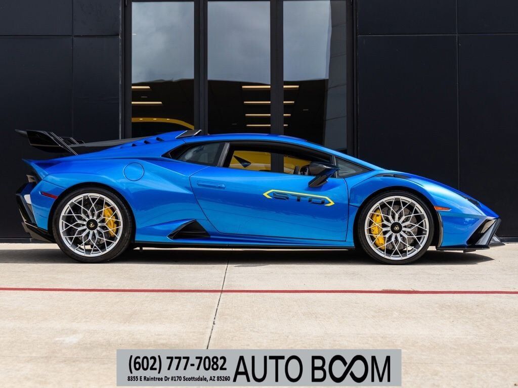 2022 LAMBORGHINI Huracan STO