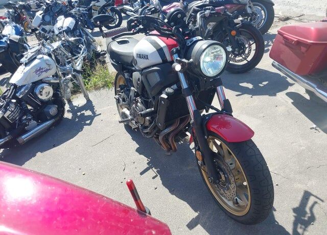 2021 YAMAHA MTM690