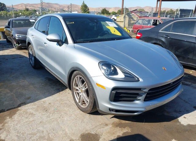 2022 PORSCHE Cayenne