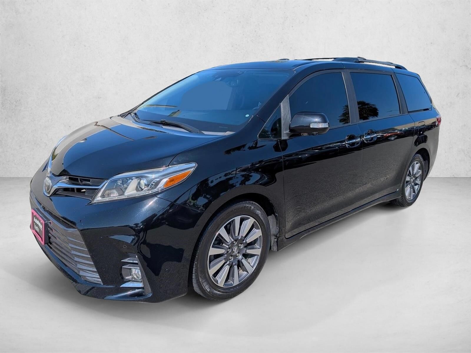 2019 TOYOTA Sienna