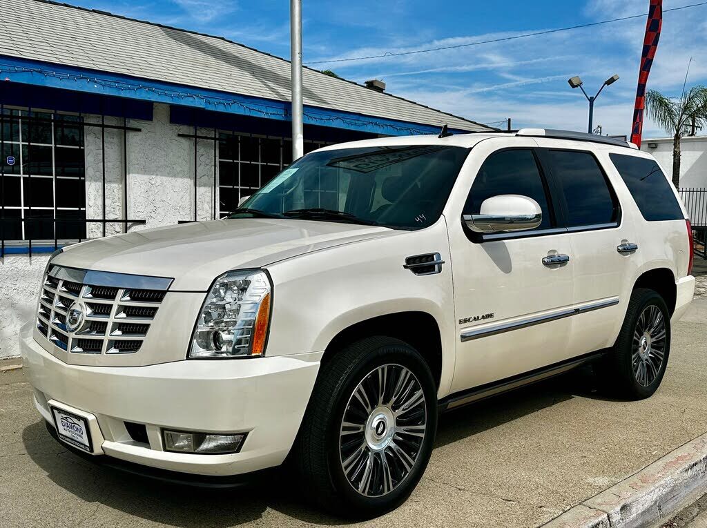 2011 CADILLAC Escalade