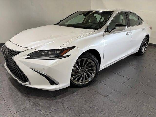 2025 LEXUS ES
