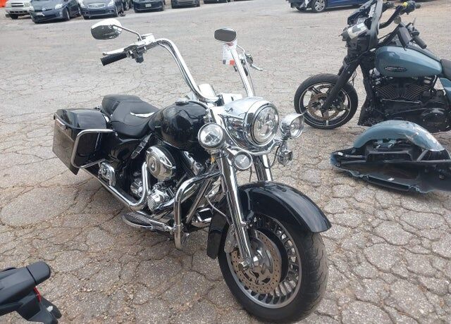 2010 HARLEY DAVIDSON FLHRC / Road King Classic