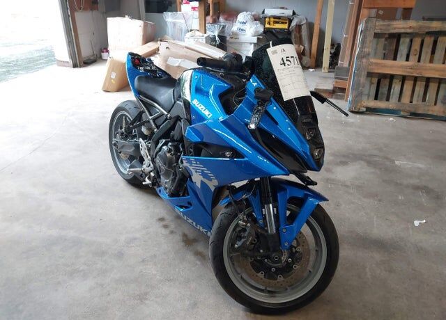 2025 SUZUKI GSX-8R