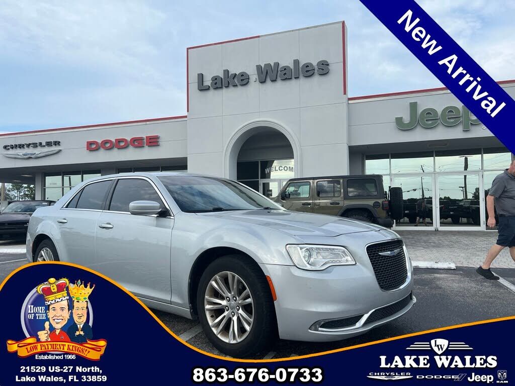 2019 CHRYSLER 300