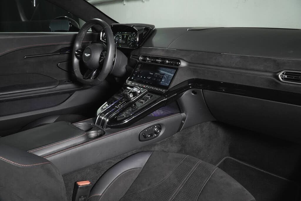 2025 ASTON MARTIN Vantage