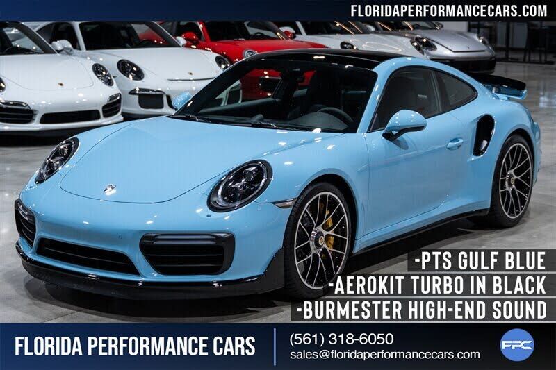2017 PORSCHE 911