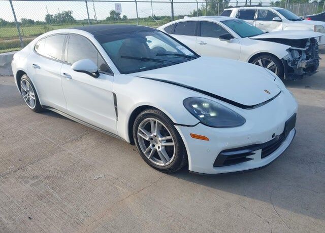 2019 PORSCHE Panamera