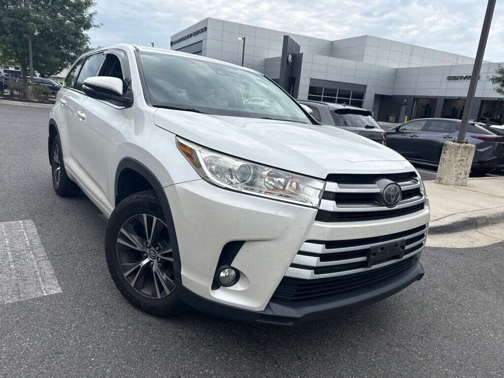 2017 TOYOTA Highlander