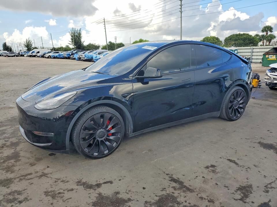 2022 TESLA Model Y