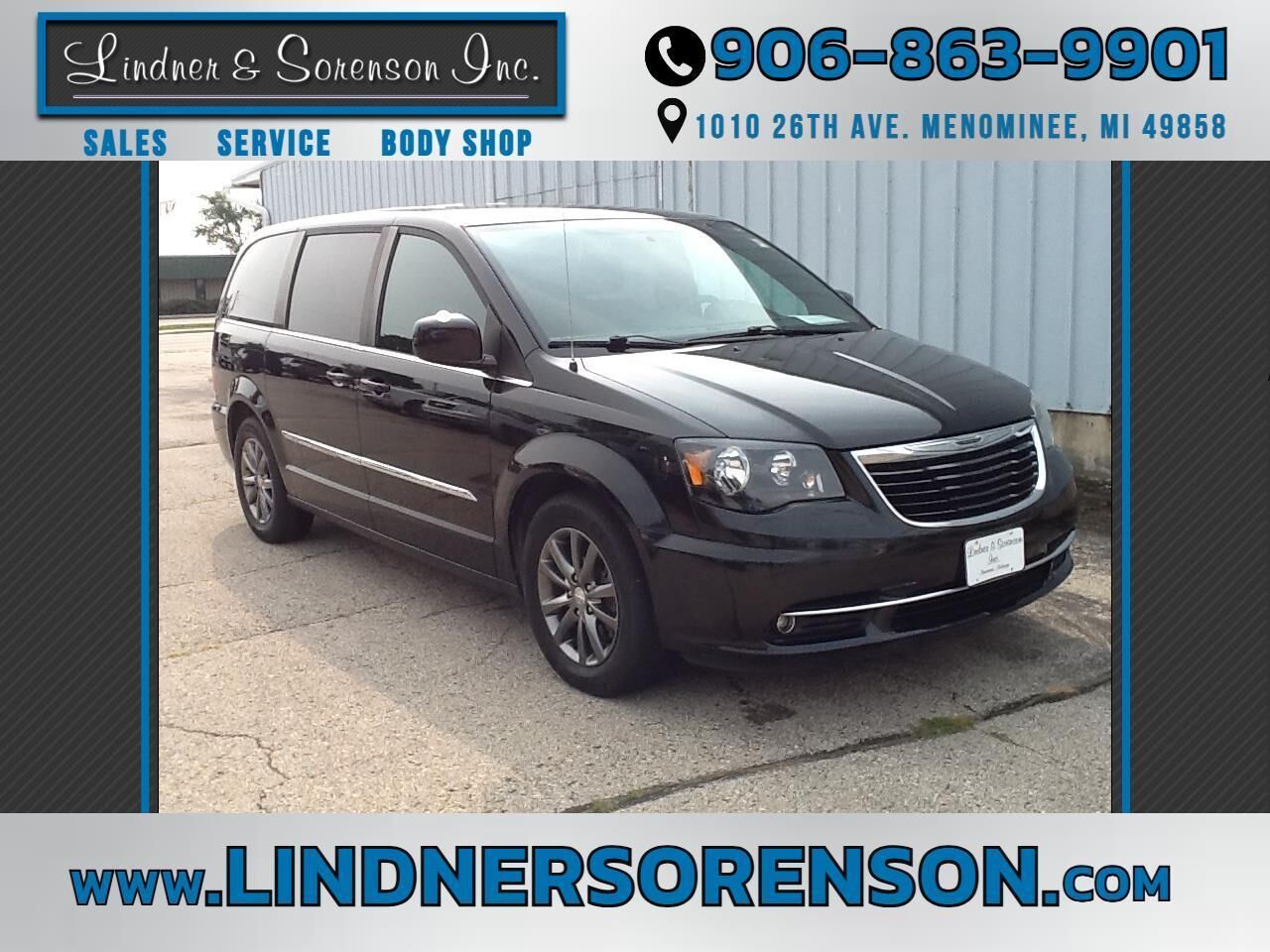 2016 CHRYSLER Town and Country