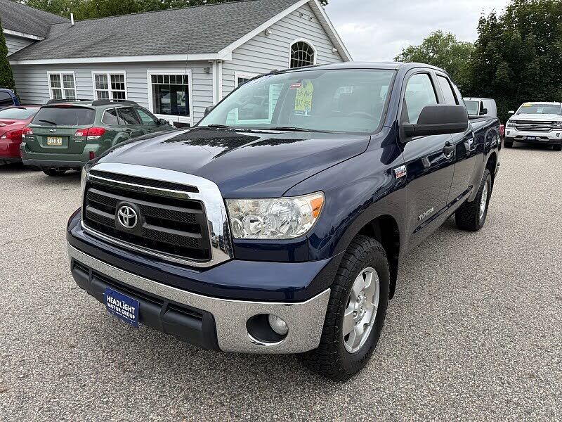 2011 TOYOTA Tundra
