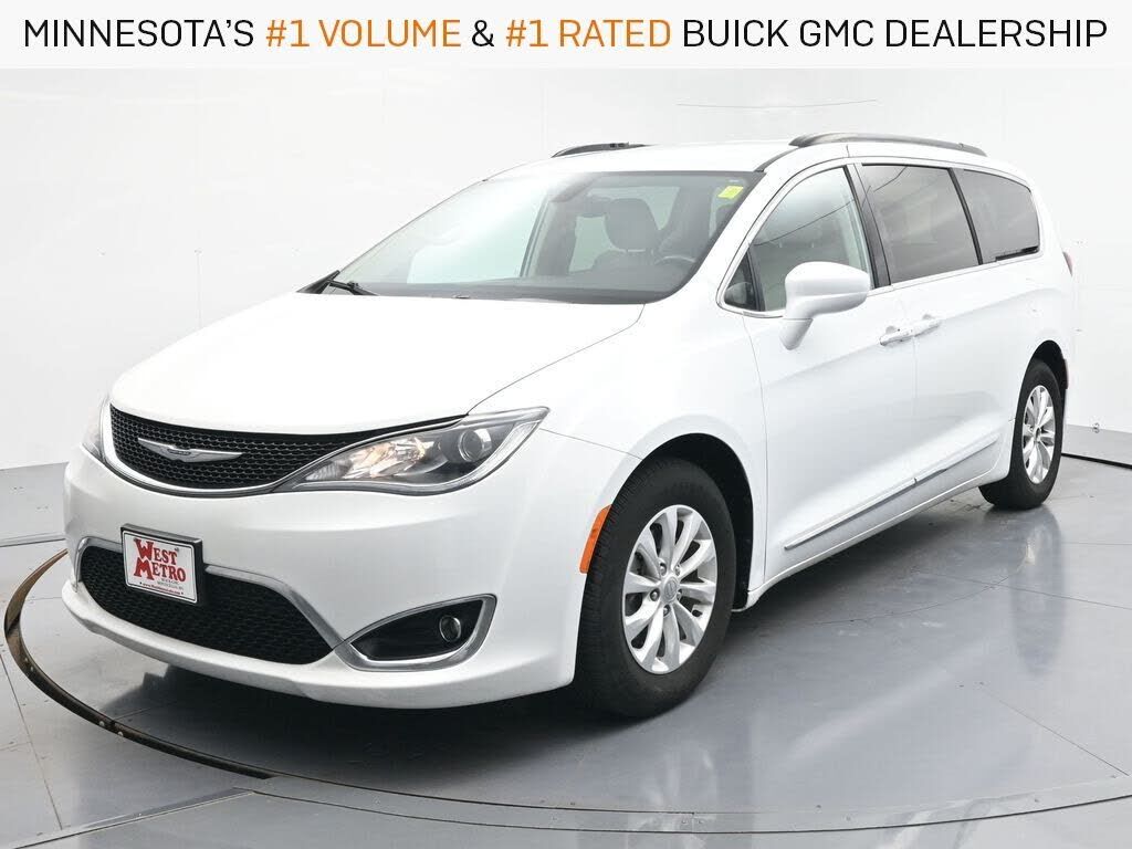 2017 CHRYSLER Pacifica