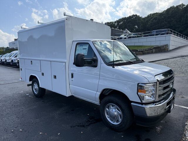2027 FORD E-350