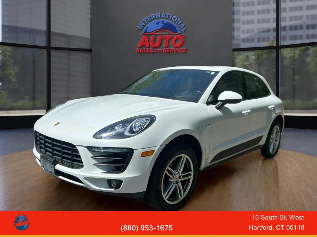 2017 PORSCHE Macan