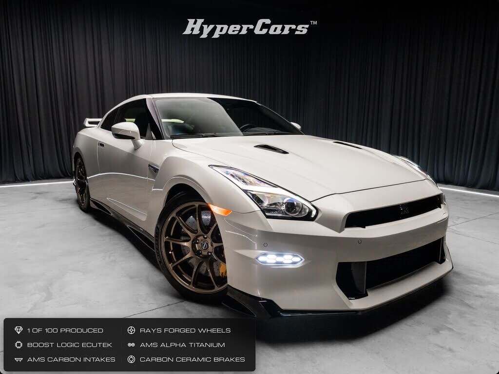 2024 NISSAN GT-R