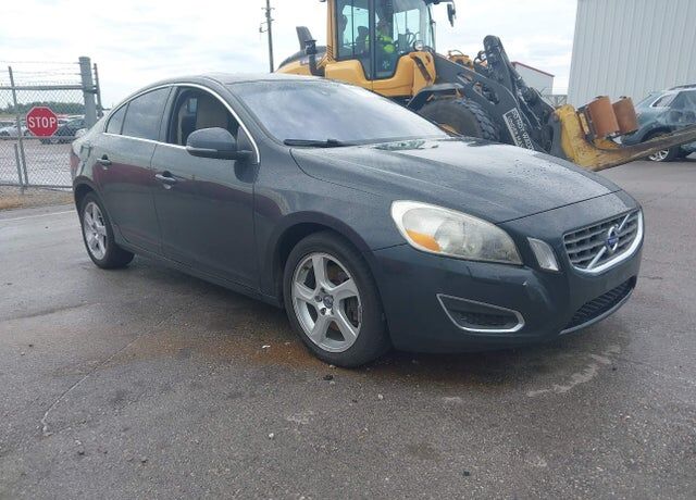 2013 VOLVO S60