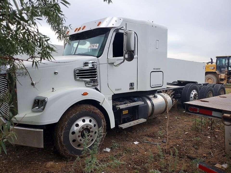 2022 FREIGHTLINER SD122