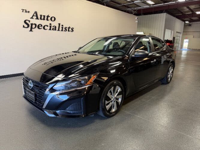 2024 NISSAN Altima