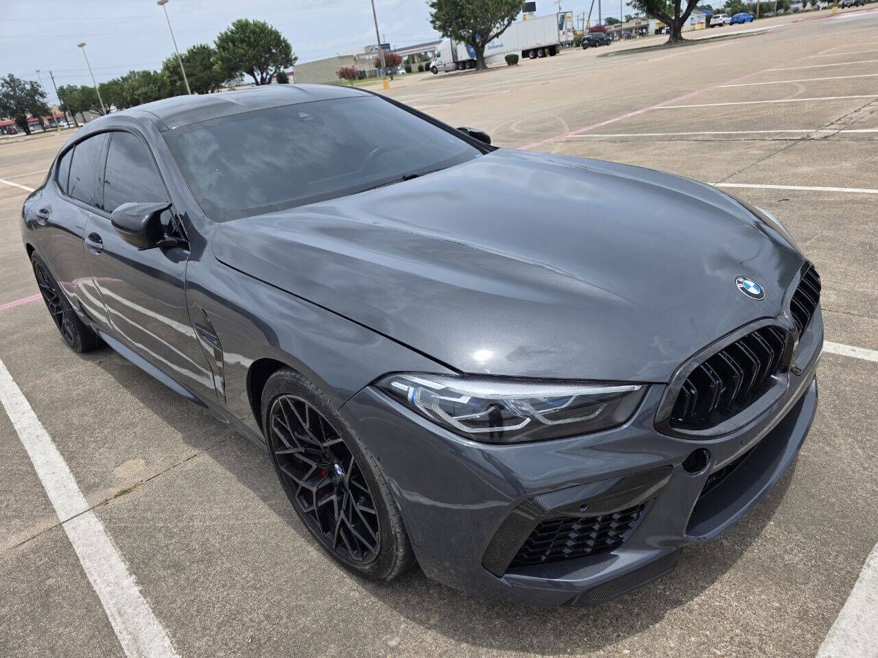 2022 BMW M8