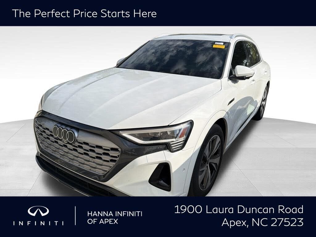 2024 AUDI Q8
