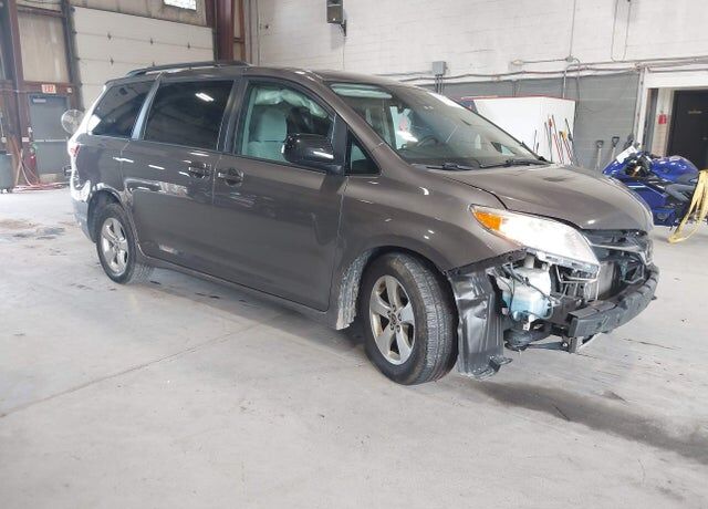 2020 TOYOTA Sienna
