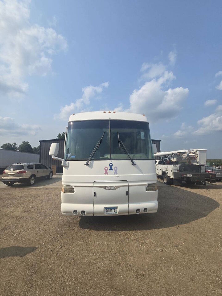 2002 FREIGHTLINER XC Chassis