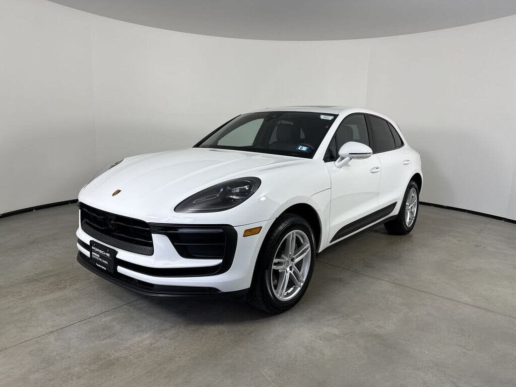 2023 PORSCHE Macan