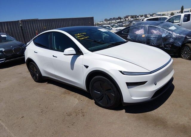2026 TESLA Model Y