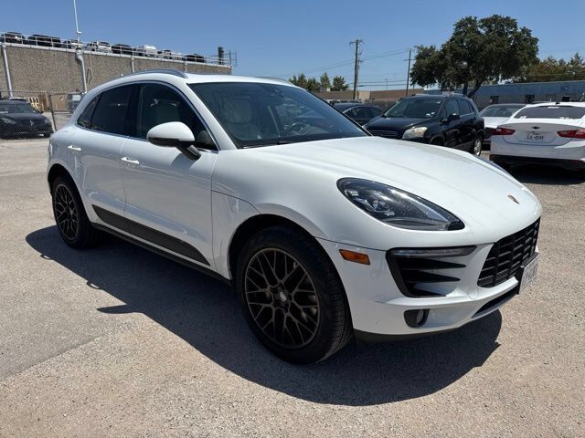 2018 PORSCHE Macan