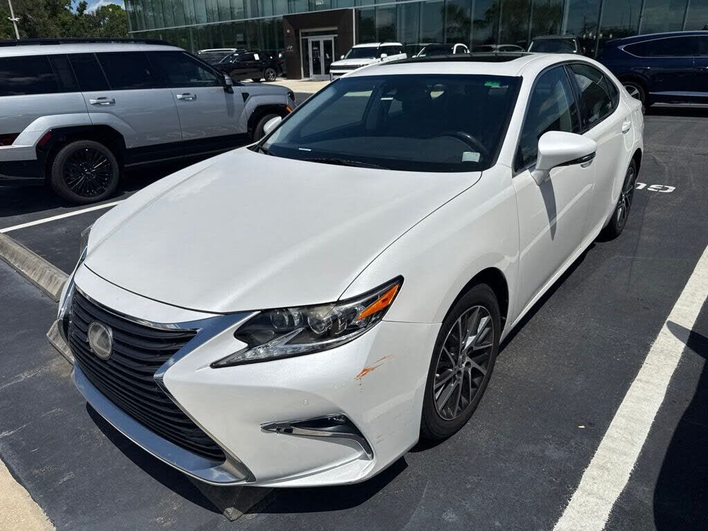 2018 LEXUS ES