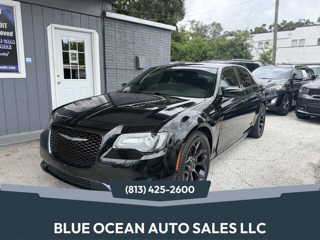 2019 CHRYSLER 300