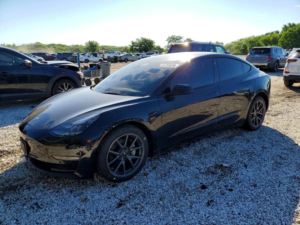 2022 TESLA Model 3