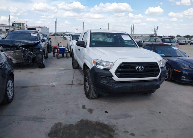 2017 TOYOTA Tacoma