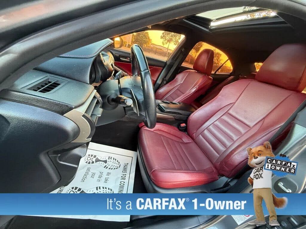2017 LEXUS IS