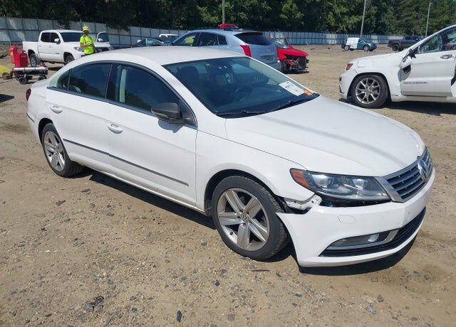 2013 VOLKSWAGEN Passat