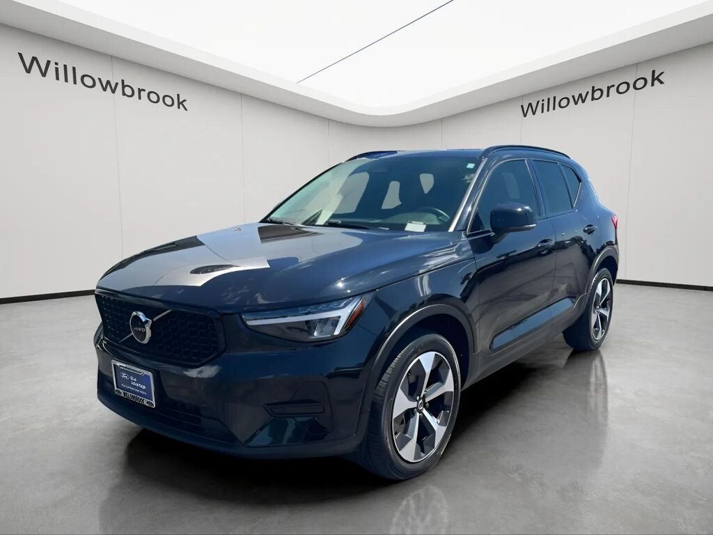 2024 VOLVO XC40